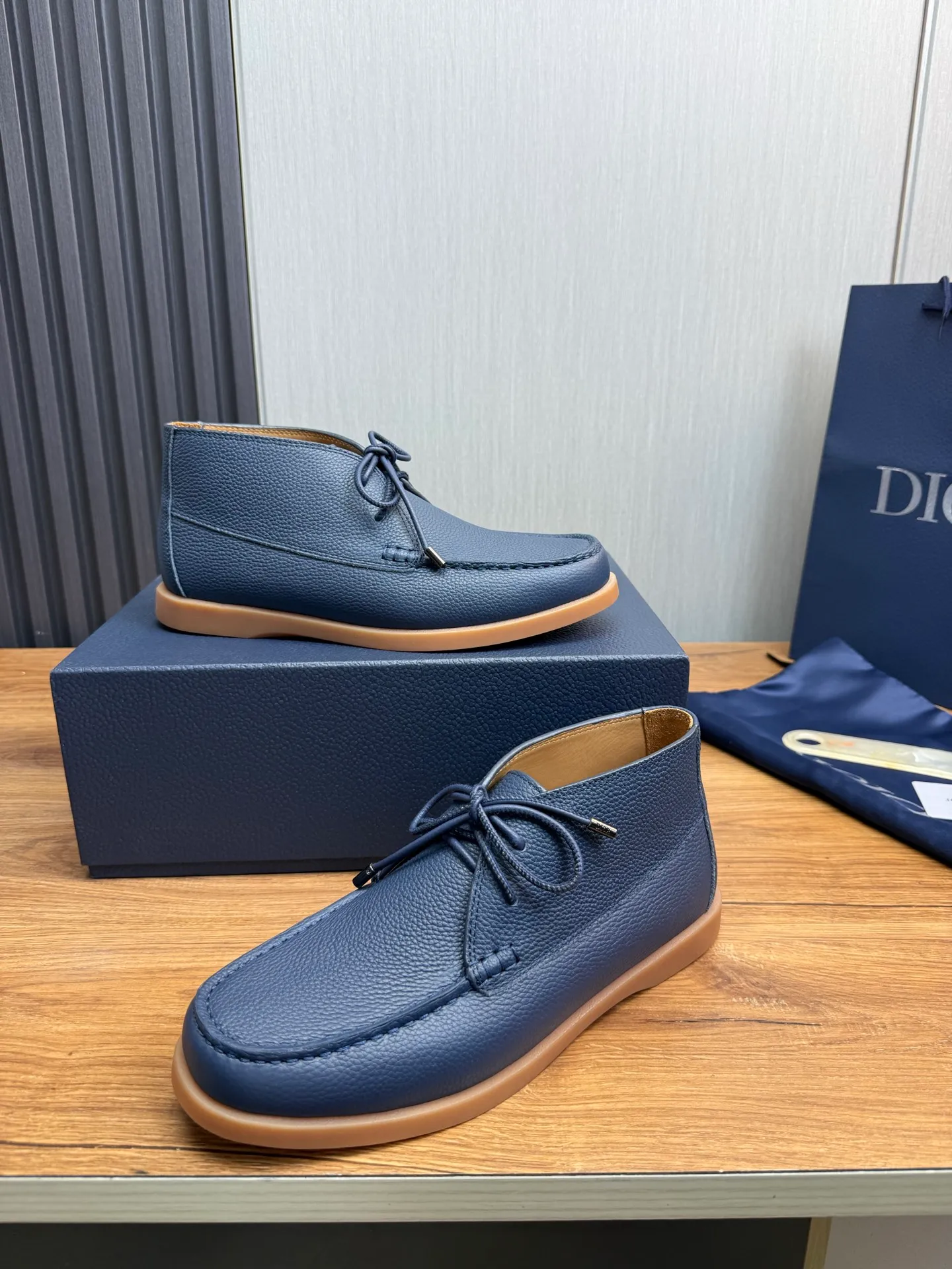 Factory price 620💰 [Dior] Men’s official website na hot sale🔥Imported cowhide + cowhide lining. Original rubber wear-resistant outsole. High quality shipment ⬆️Code number 38-44, (45 customized)